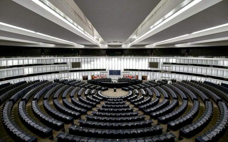 Kto inwigiluje Parlament Europejski?
