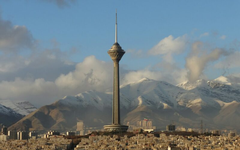 Czy Iran zakaże WhatsAppa? Fot. hassan hedayatzadeh / Unsplash