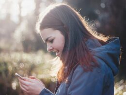 Aplikacja do weryfikacji wieku nie będzie obowiazkowa / Fot. Luke Porter / Unsplash