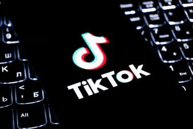 Kto kupi TikToka? Fot. Zulfugar Karimov / Unsplash